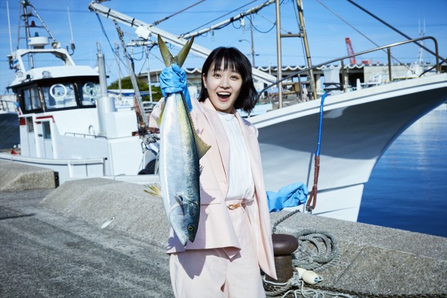 ドラマ『ファーストペンギン!』で主人公・岩崎和佳を演じる奈緒