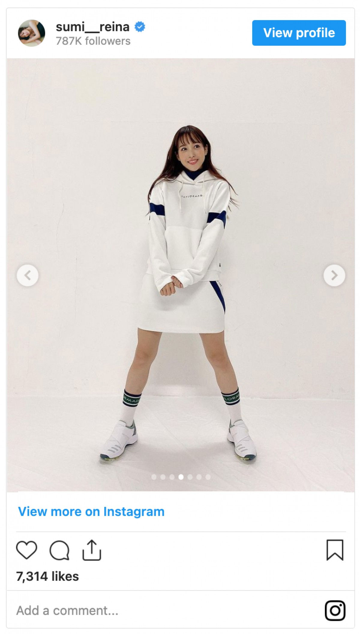 鷲見玲奈、ノースリーブの最新ゴルフコーデ公開　「脚綺麗」「かわいい」と反響