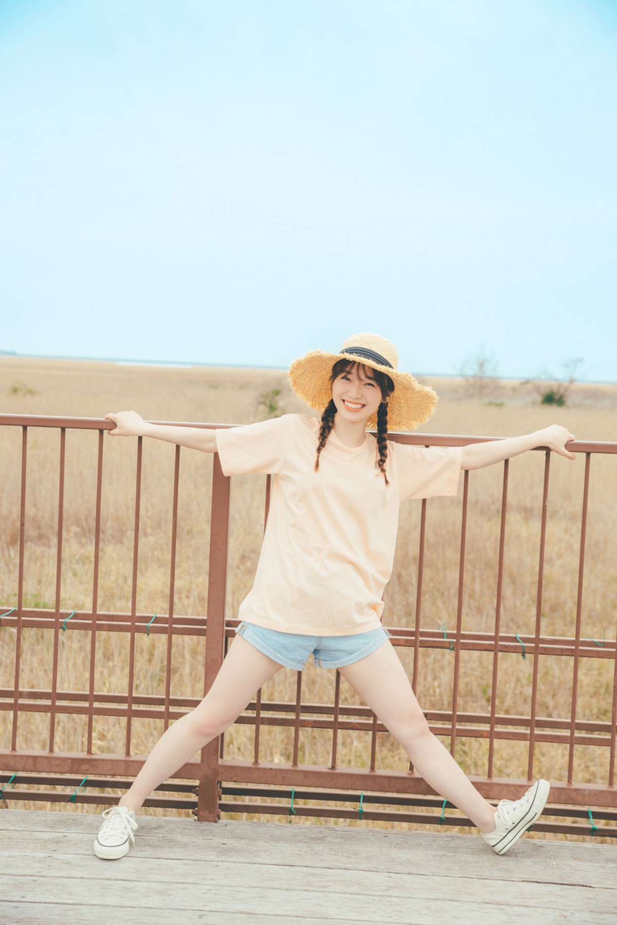 櫻坂46・守屋麗奈、アイスキャンディーをペロリ