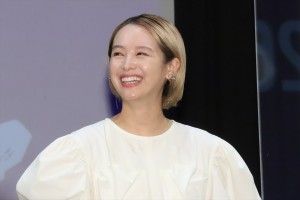 清野菜名、映画『異動辞令は音楽隊！』完成披露試写会に登場