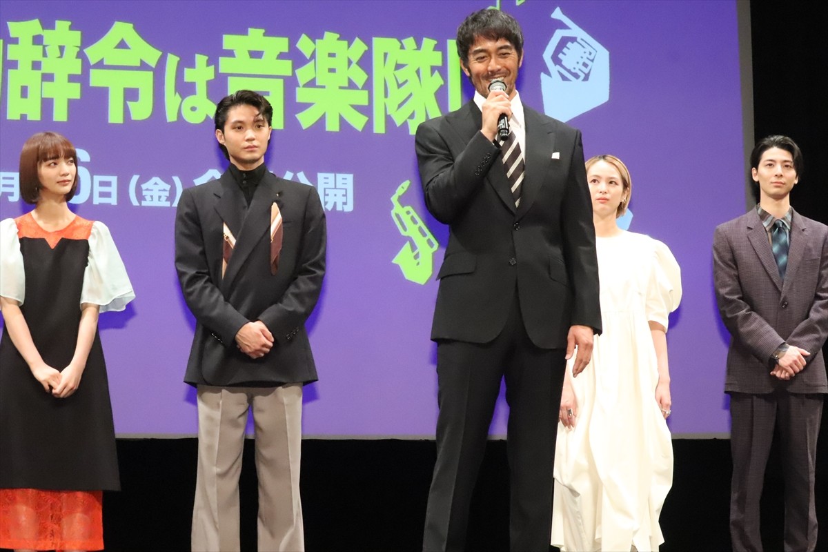 阿部寛、ドラムに初挑戦！　“苦戦”告白も清野菜名＆高杉真宙は「かっこよかった」と絶賛