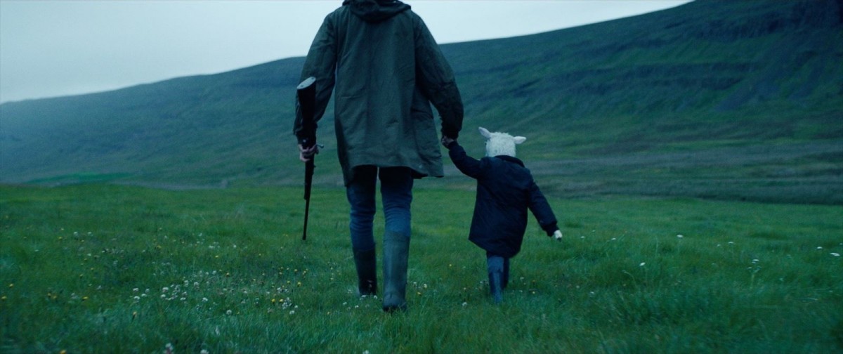 映画『LAMB/ラム』場面写真