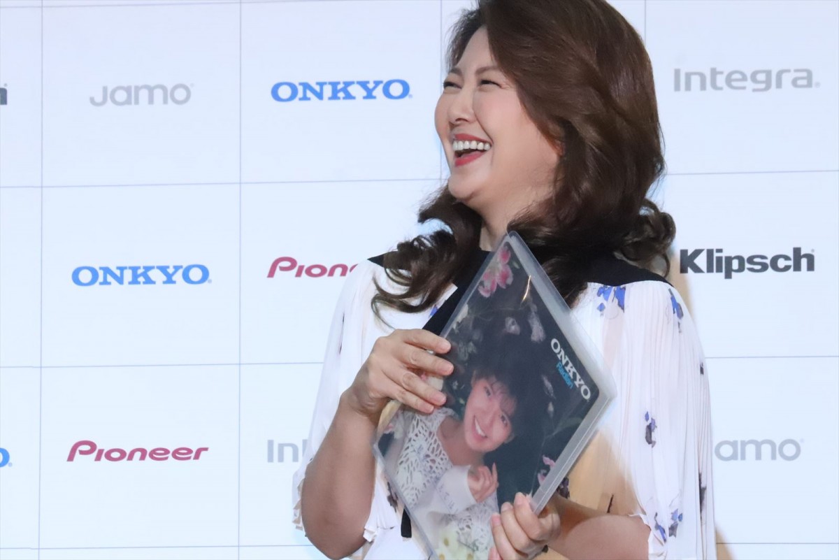 南野陽子、自身の懐かしい動画＆グッズを見て「10代の私がいました」と照れ笑い