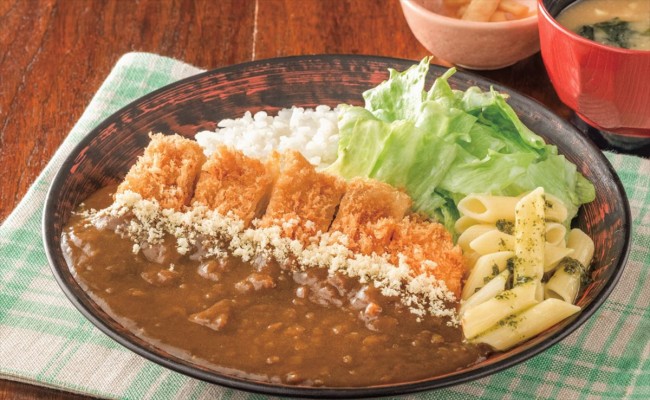 大戸屋「チキンかつカレー定食」が限定復刻！　レタスやペンネが入った懐かしい味わい