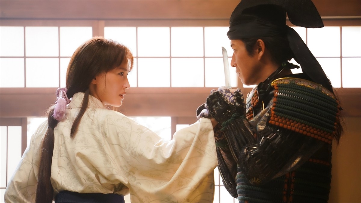 木村拓哉×綾瀬はるか『THE LEGEND ＆ BUTTERFLY』、一触即発の夫婦の姿を切り取る場面写真公開