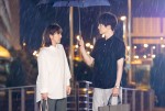 【写真】『NICE FLIGHT！』雨の中見つめ合う玉森裕太＆中村アン　今夜、2人の関係が急接近!?	