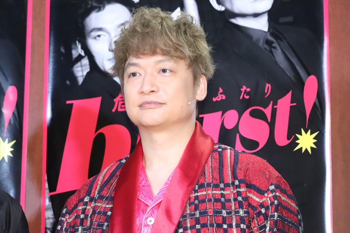 草なぎ剛、香取慎吾との“30年来の絆が分かる”2人芝居「お互いの人生を懸けて素敵な舞台に」