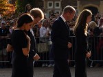 ウィリアム皇太子＆キャサリン皇太子妃、ヘンリー王子＆メーガン妃と共にウィンザー城前に姿を現す（現地時間9月10日）
