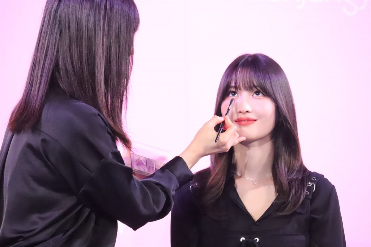TWICE・モモ、美の秘訣は「化粧品用の冷蔵庫」と告白