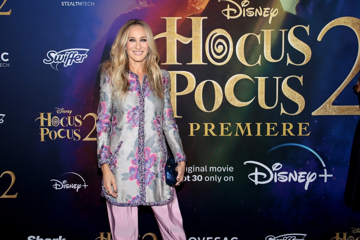 ファンのコスプレも圧巻！　サラ・ジェシカ・パーカーら“邪悪な魔女たち”がNYに集結