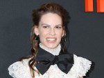 ヒラリー・スワンク、48歳で双子の妊娠を発表