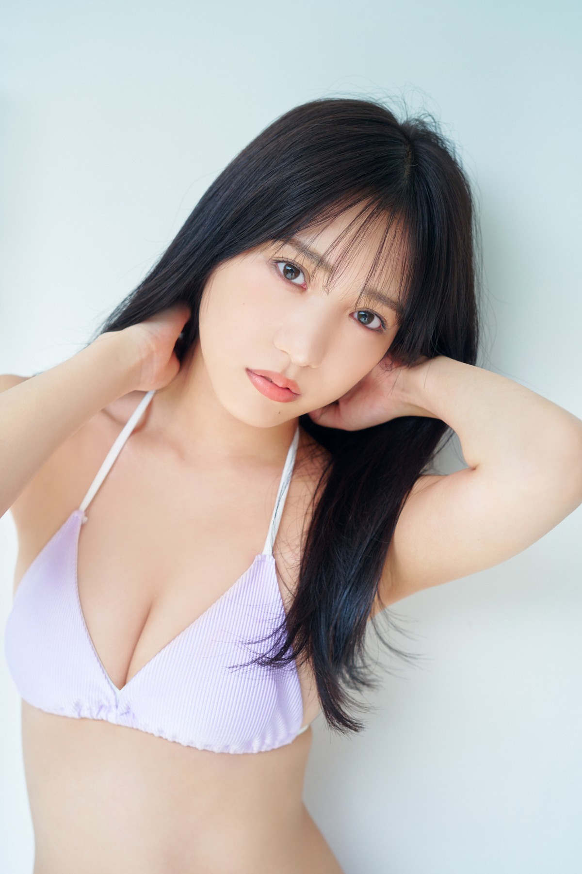 元NMB48横野すみれ“アイドル史上最強”ボディたっぷり堪能の秋仕様グラビア