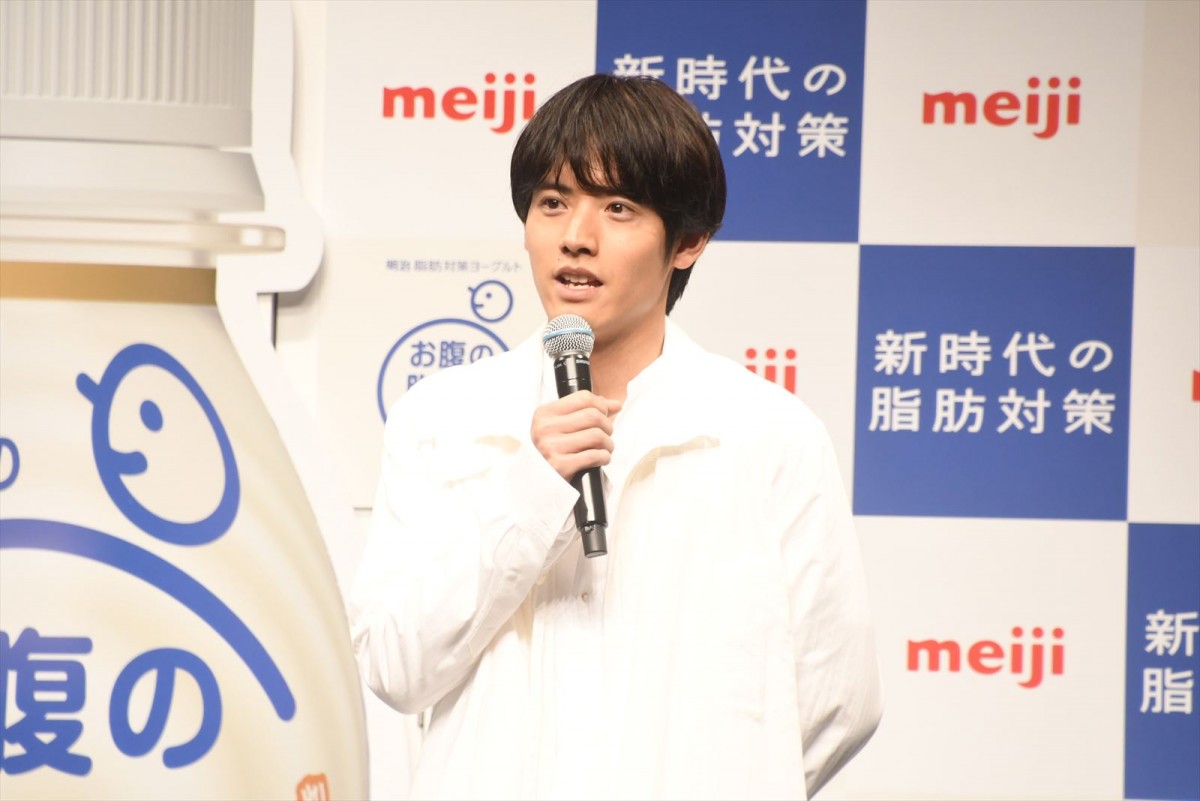 赤楚衛二、明治の新CMオファーに「運命を感じています」と語った訳とは