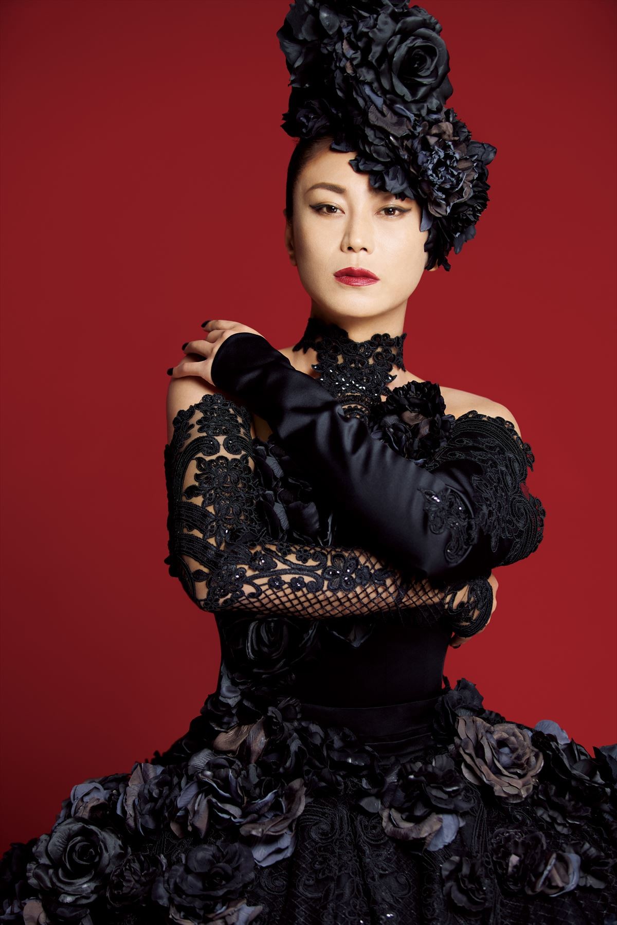 氷川きよし、歌手活動休養前ラストアルバムビジュアル解禁　Kiina名義で作詩した「魔法にかけられた少女」など解説コメントも