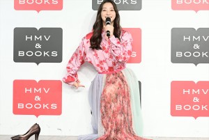 足立梨花メモリアル写真集『リリカル』発売イベントに出席した足立梨花