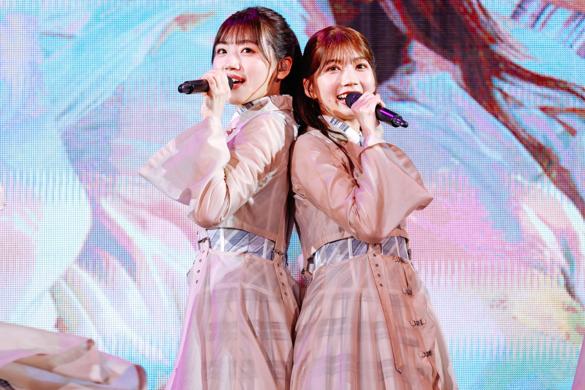 日向坂46・四期生、ライブ初パフォーマンス　「ブルーベリー＆ラズベリー」をフレッシュに披露＜Happy Smile Tour 2022＞