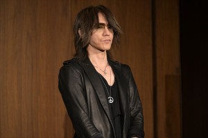 SUGIZO、「THE LAST ROCKSTARS」記者会見に登場