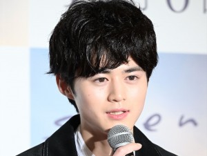 【写真】『silent』鈴鹿央士 、“子供時代の光”と仲良くポテチ完食　板垣李光人も反応