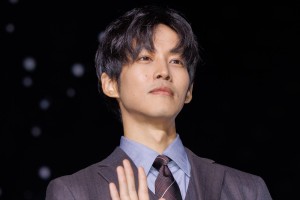 松坂桃李、映画『ラーゲリより愛を込めて』スノーカーペットイベントに登場