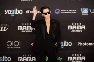 BTS j-hope「2022 MAMA AWARDS」レッドカーペット