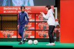 「コカ・コーラ」FIFA ワールドカップ 開催国ボトル発売記念イベントの様子