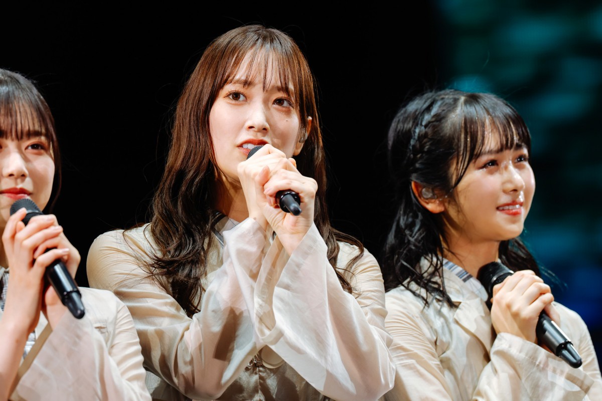 日向坂46・四期生、ライブ初パフォーマンス　「ブルーベリー＆ラズベリー」をフレッシュに披露＜Happy Smile Tour 2022＞