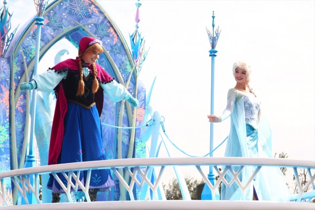 Tdl クリスマス ストーリーズ 3年ぶりに復活 プリンセスにも会える豪華パレード 東京ディズニーランド 22年11月7日 写真 特集 レポート クランクイン トレンド