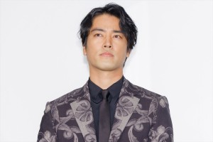 桐谷健太、映画『ラーゲリより愛を込めて』完成披露舞台挨拶に登場