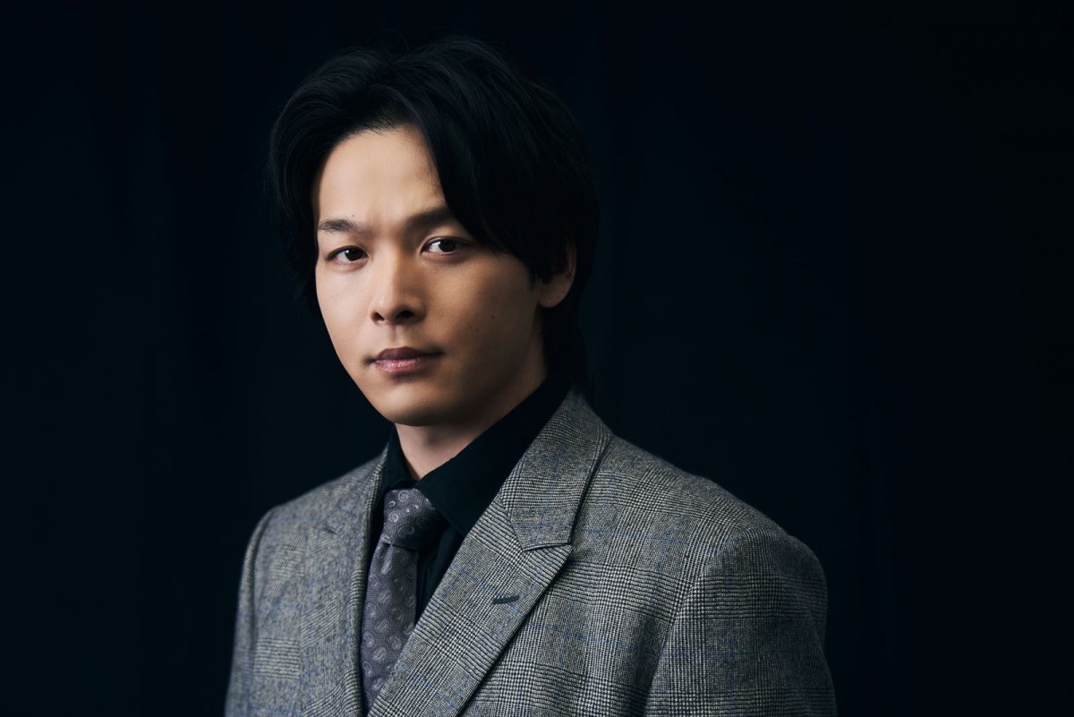 “非・特撮ヒーロー俳優”中村倫也が今、仮面ライダー作品に出演した必然