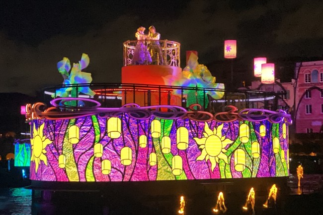 ミッキー ミニーがキス Tds新しい夜のショー ビリーヴ ついにスタート 東京ディズニーシー 22年11月11日 写真 特集 レポート クランクイン トレンド