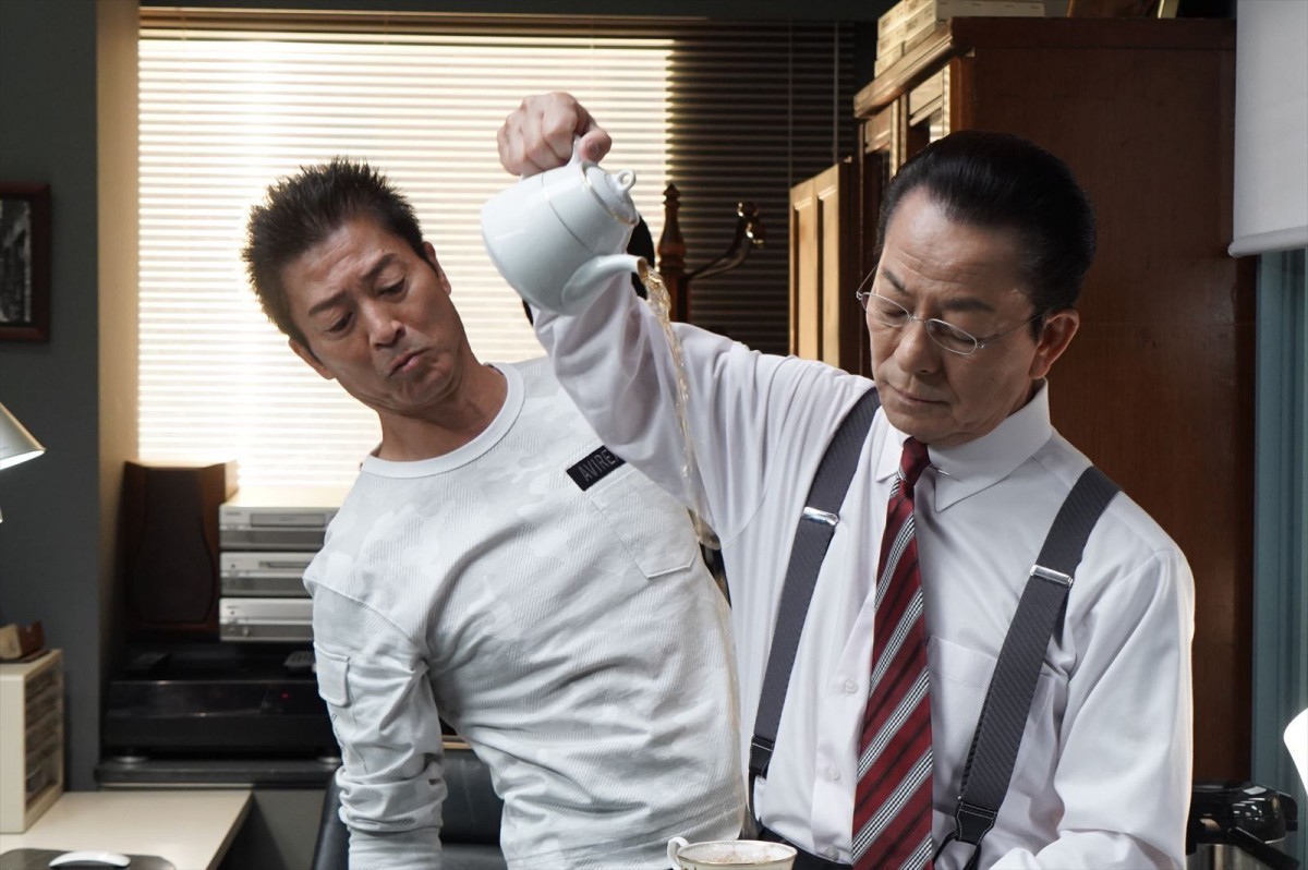 『相棒』右京、都市伝説に興味津々！　SNSで拡散される恐怖の噂に挑む
