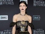 アレクサンドラ・ダダリオ、ディオールの豪華ドレスを纏いゴススタイル披露
