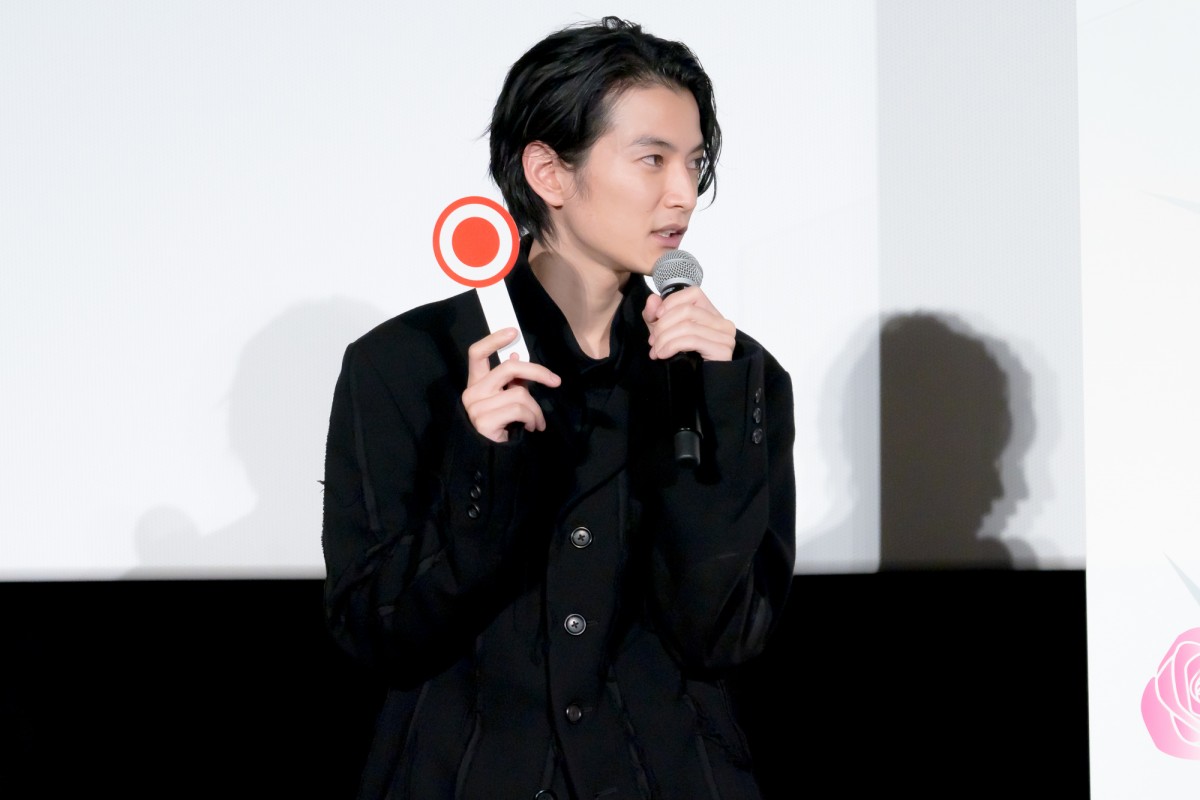 松本穂香＆玉城ティナらが恋愛トーク　「恋人が異性と2人で飲みに行くことは浮気？」に回答