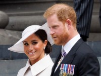 ヘンリー王子＆メーガン妃、クリスマスカード公開