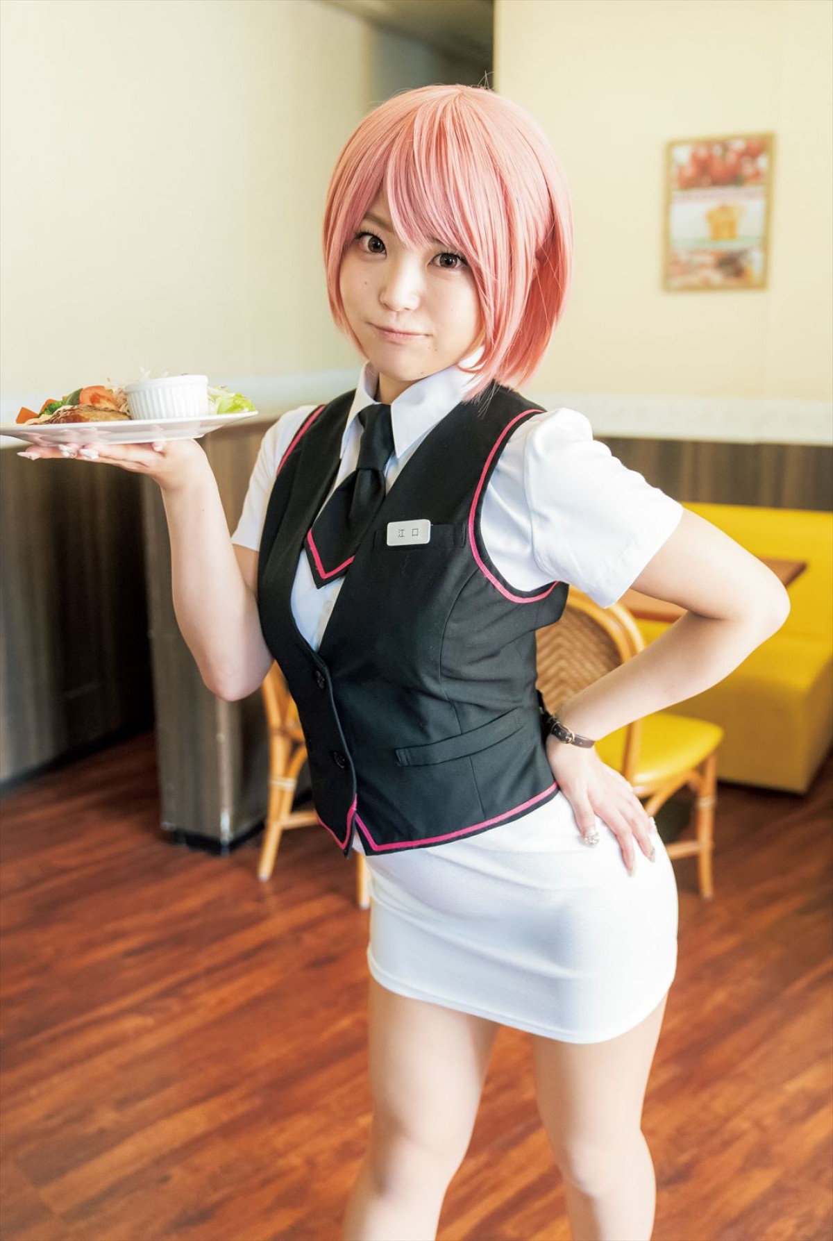 「制コレ22」石井優希、キラキラ笑顔の制服＆水着ショット