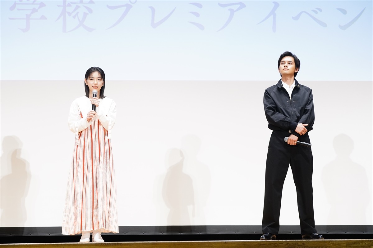 當真あみ＆北村匠海、叶えたい願いをのせてランタンを空へ　『かがみの孤城』イベント登場