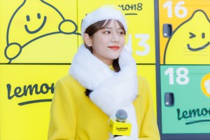 貴島明日香、「Lemon8 Happy Yellow Xmas」に登場