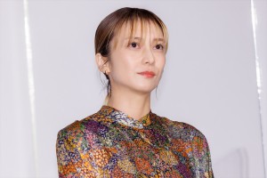 柴咲コウ、映画『Dr.コトー診療所』初日舞台挨拶に登場