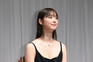 佐々木希、第33回日本ジュエリーベストドレッサー賞 表彰式に登場
