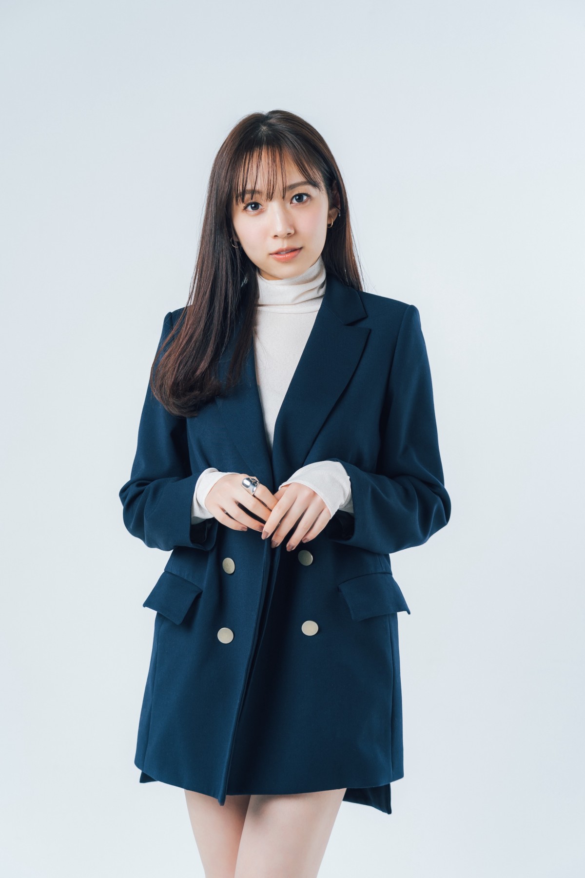 乃木坂46・新内眞衣が願う、グループ卒業後の姿「30代も楽しみ。ずっとチャーミングでいたい」