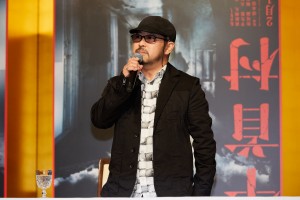 映画『牛首村』完成報告会見に登壇した清水崇監督