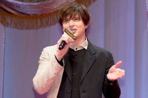 城田優、映画『コンフィデンスマンJP　英雄編』ワールドプレミアに登場