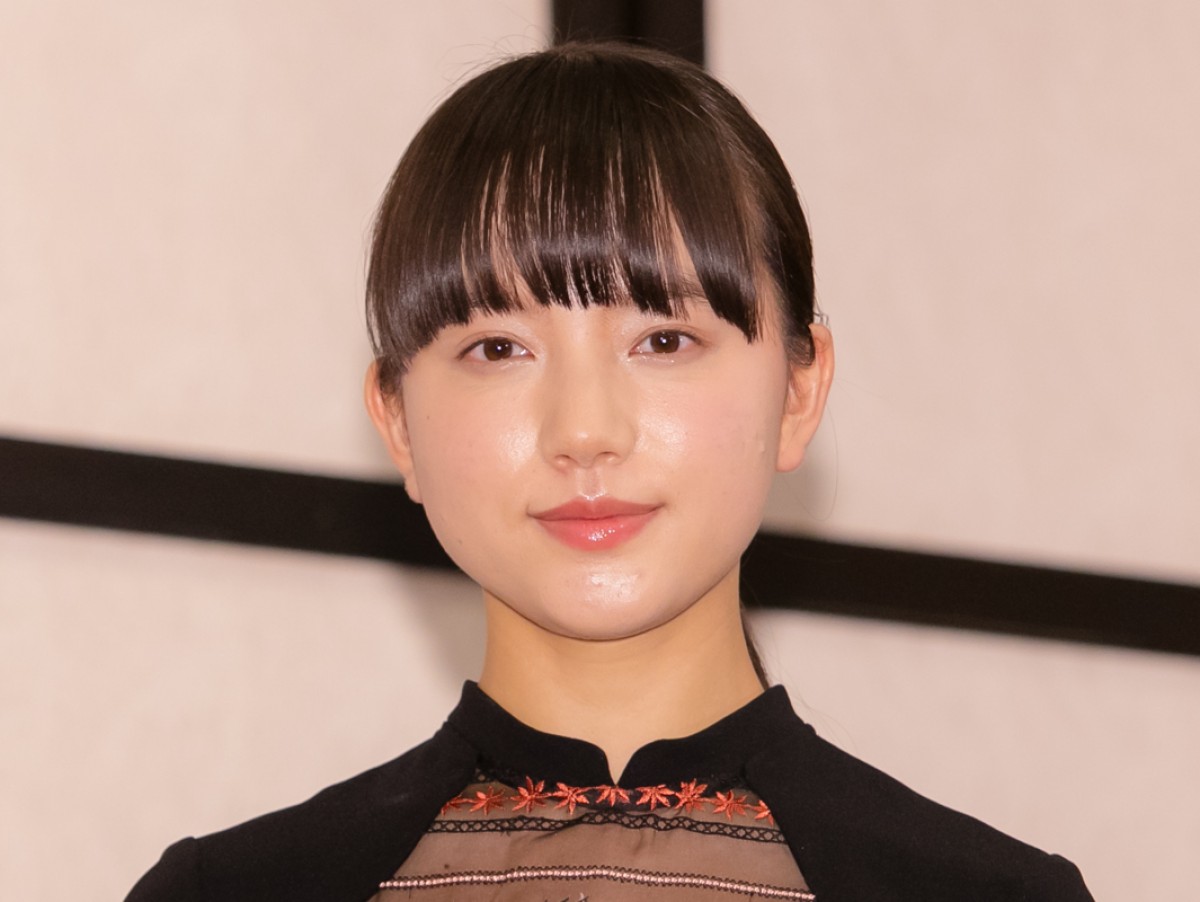 清原果耶 セーラー服 紺ソックス姿に絶賛の声 可愛いすぎる 強すぎます 22年1月日 エンタメ ニュース クランクイン