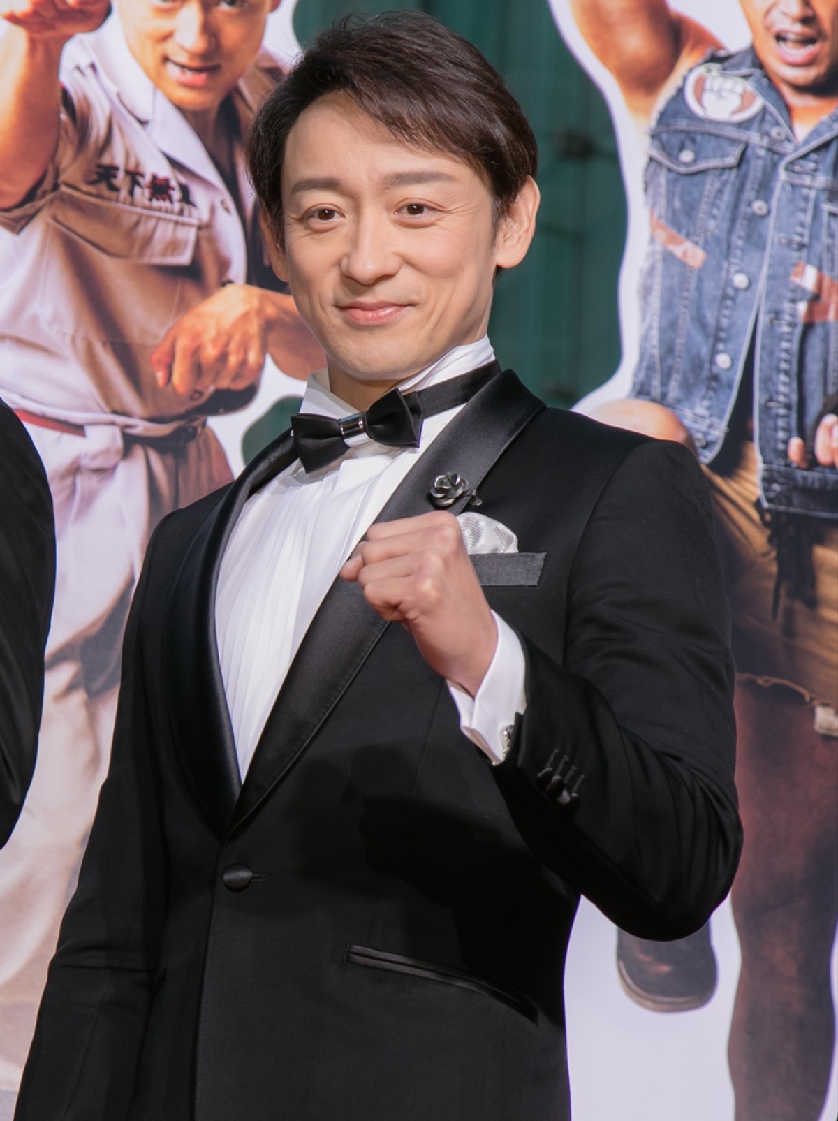 伊藤英明、素肌にデニムベストの主演作に自虐PR　「これじゃないよ感」