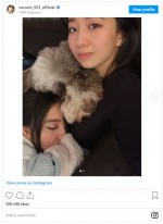 Cocomi「私の身体はみんなの枕らしいです」寝顔のKoki,の安らぎの姉妹ショット　※「Cocomi」インスタグラム