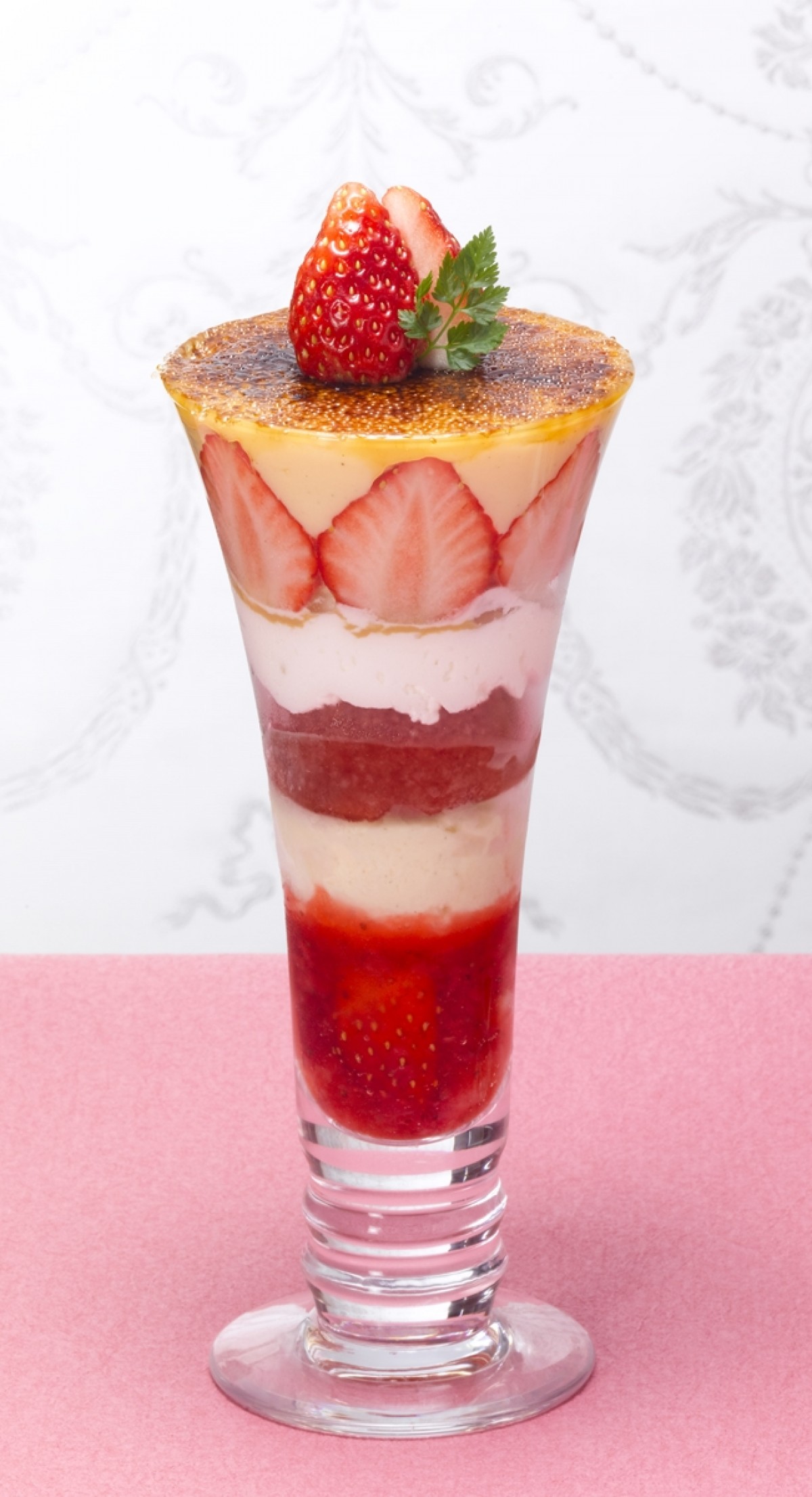 ロイヤルホスト「苺 ～Sweet Strawberry 2nd season～」発売
