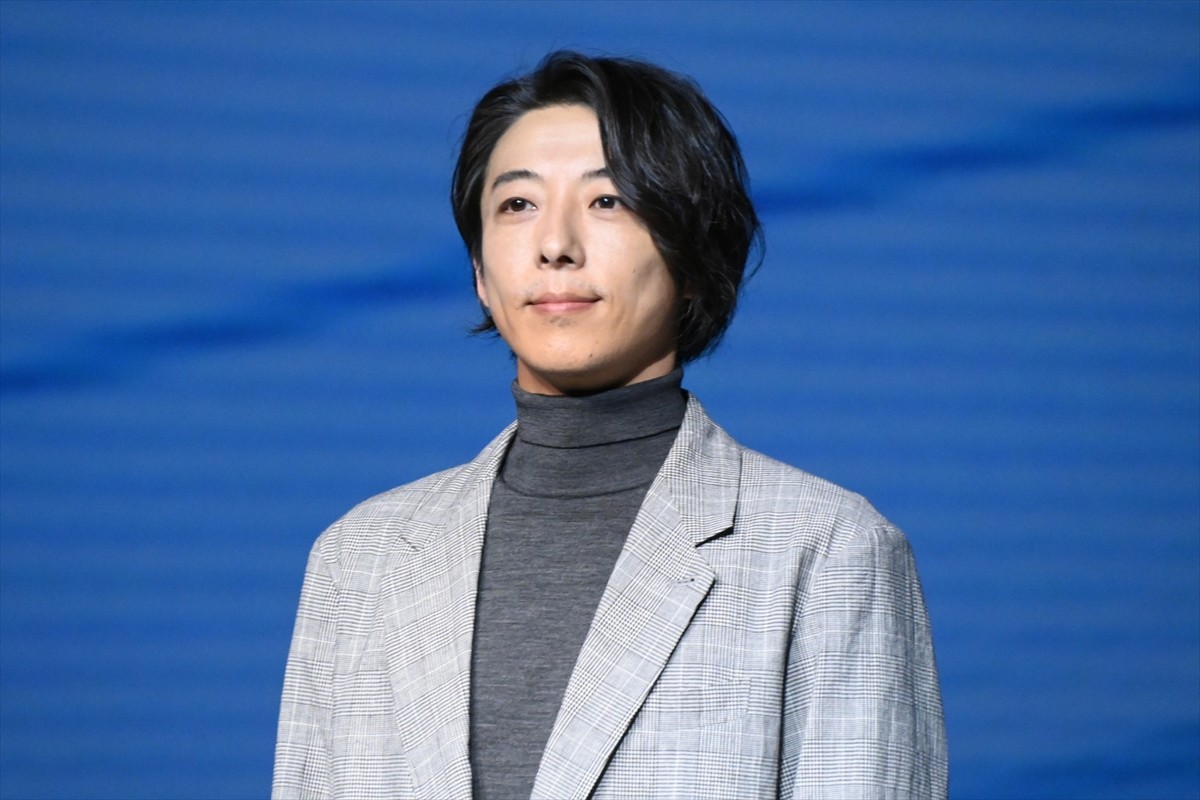 高橋一生、役作りで筋肉モリモリ→新調したスーツ作り直し　柴咲コウ「身長も伸びた？」