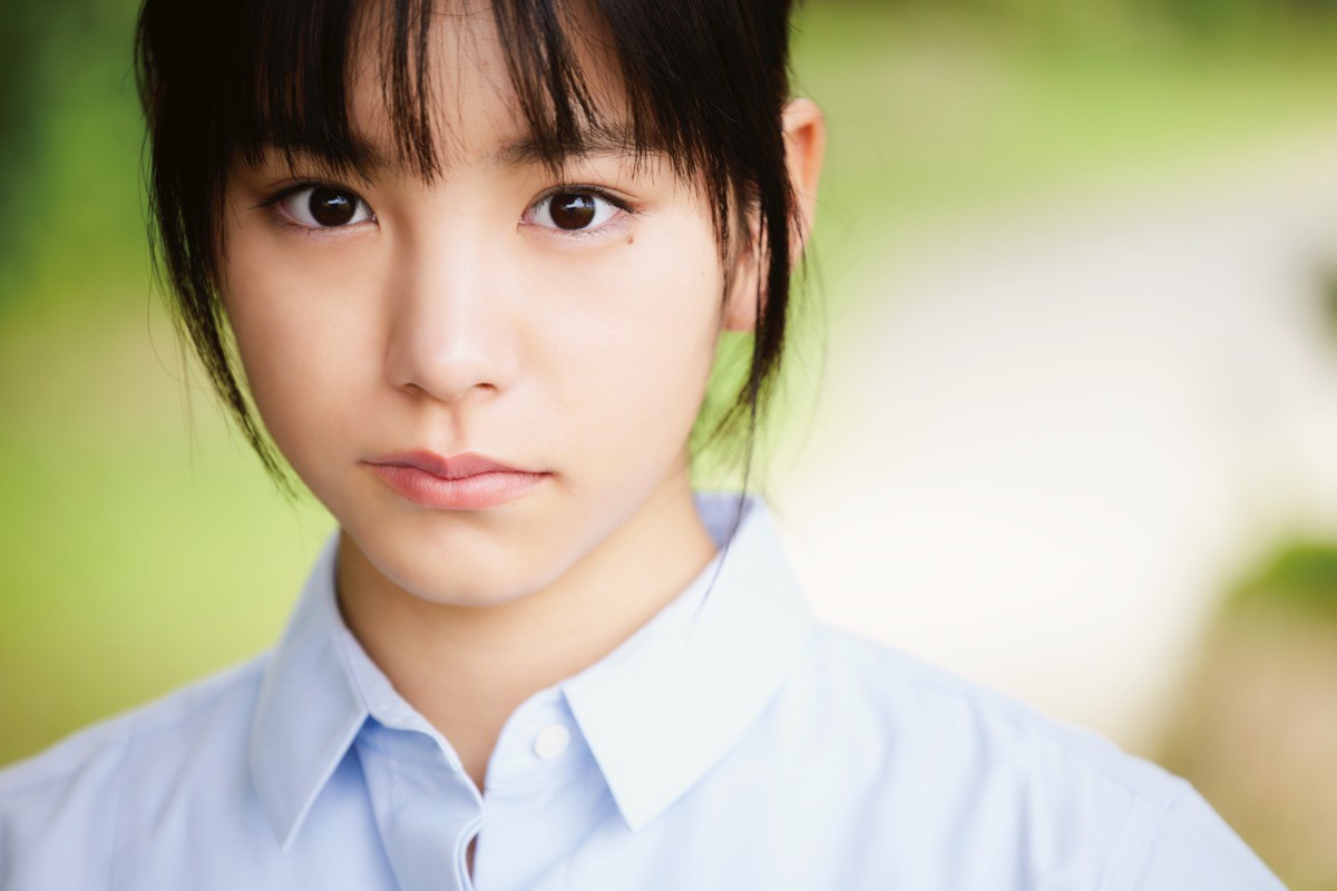 『妻、小学生になる。』で注目　15歳の美少女・當真あみ、グラビア披露