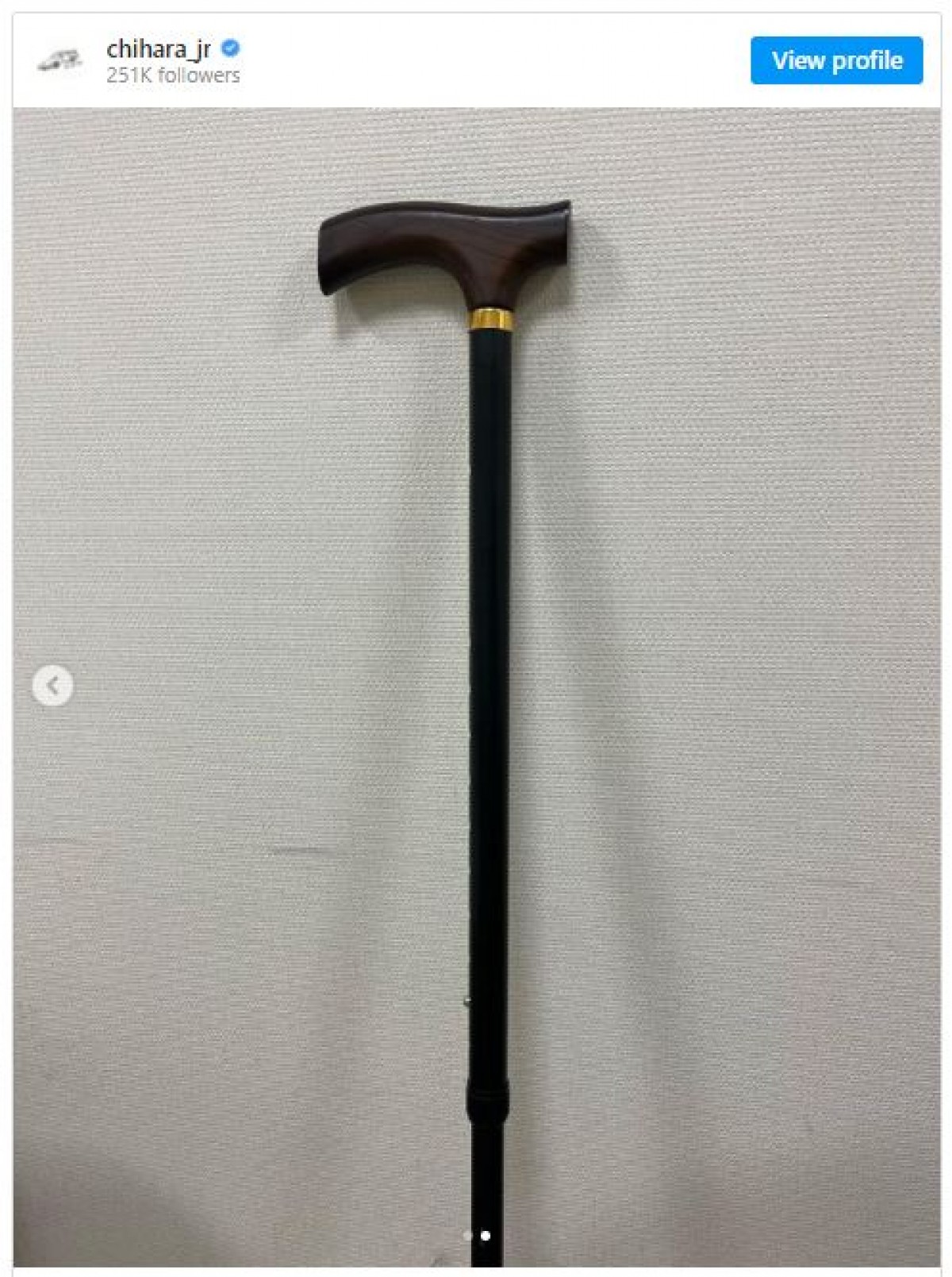 千原ジュニア、骨折のロッチ中岡に“おさがり”杖プレゼントへ　本人は難病手術で杖生活