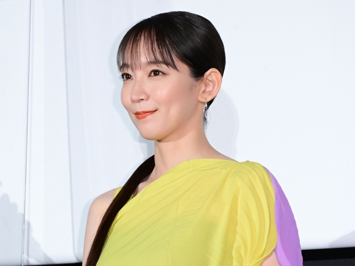 吉岡里帆、柴咲コウの印象は“覇王色” 「圧倒的でした」「初対面はガクブル」